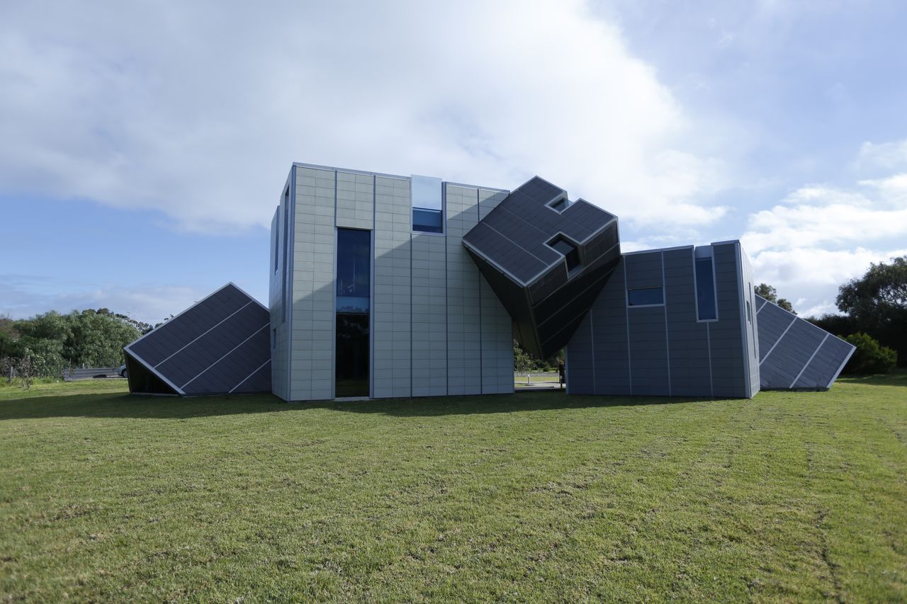 Die Spektakularsten Hauser Der Welt Wurfel Haus Und Skorpion Haus Kabel Eins Doku